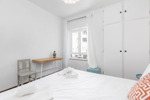 Shell Apartment - Lagos, Algarve - Quarto Casal - Área de escritório